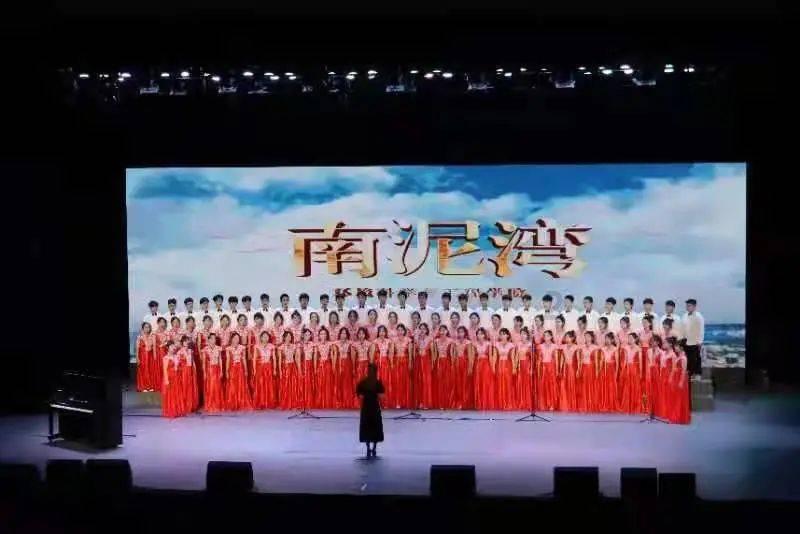 探索胸前为什么会长痘痘?世界,发现无限乐趣!